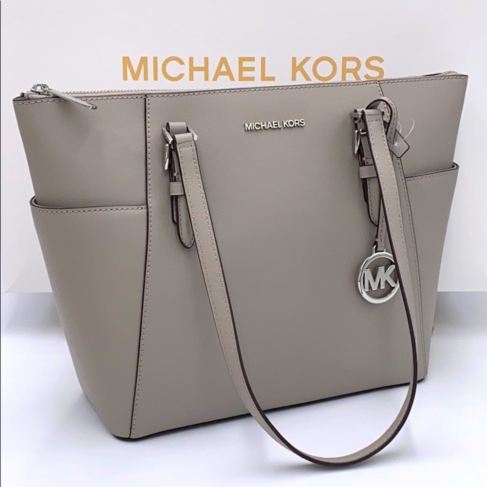MICHAEL KORS CHARLOTTE LARGE TZ TOTE PEARL GREY - Picture 2 of 16